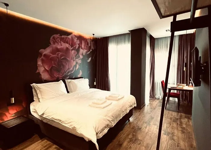 Deluxe Tirana